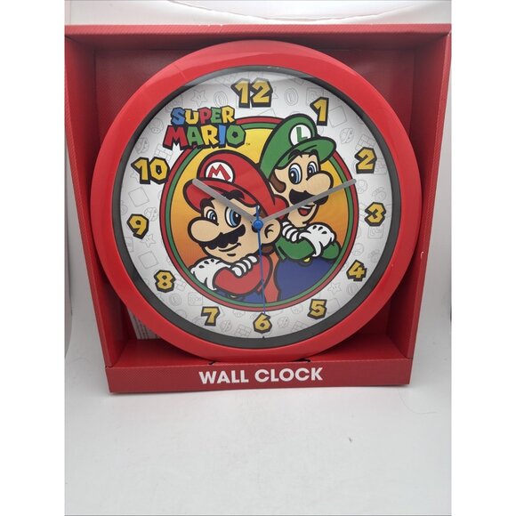 Nintendo Super Mario Bros Mario & Luigi 10" Wall Clock Red NEW - Picture 1 of 3